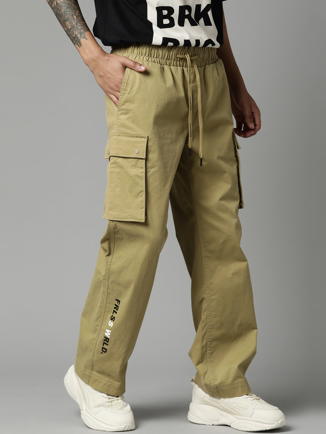 BREAKBOUNCE Slim Fit Men Green Trousers - Buy BREAKBOUNCE Slim Fit Men  Green Trousers Online at Best Prices in India | Flipkart.com